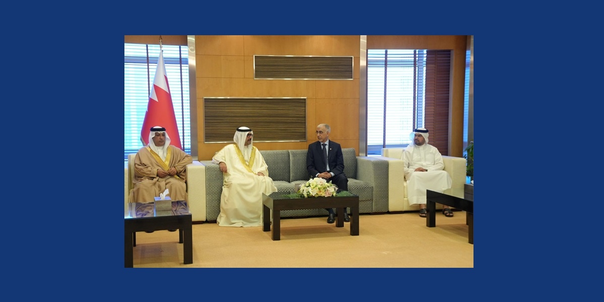 سمو محافظ المحافظة الجنوبية يبحث ووزير الأشغال تنفيذ المشاريع الخدمية والتنموية بالمحافظة