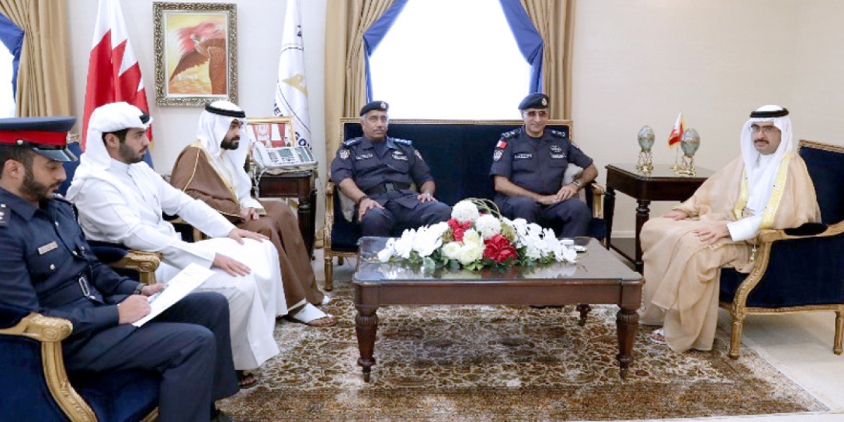 The Governor of Southern Governorate Discussing cooperation with the Coast Guard Command