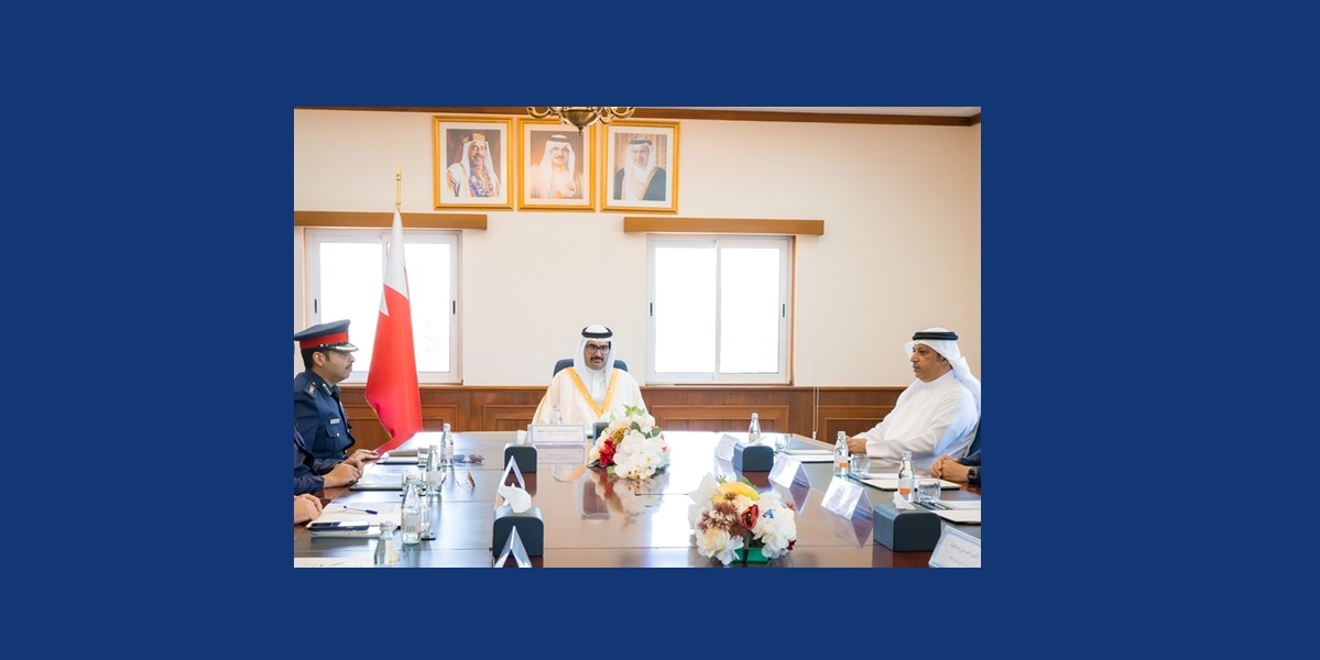 سمو محافظ المحافظة الجنوبية يترأس اجتماع اللجنة الأمنية السابع ويطلع على جهود الإدارات في تلقي البلاغات الأمنية