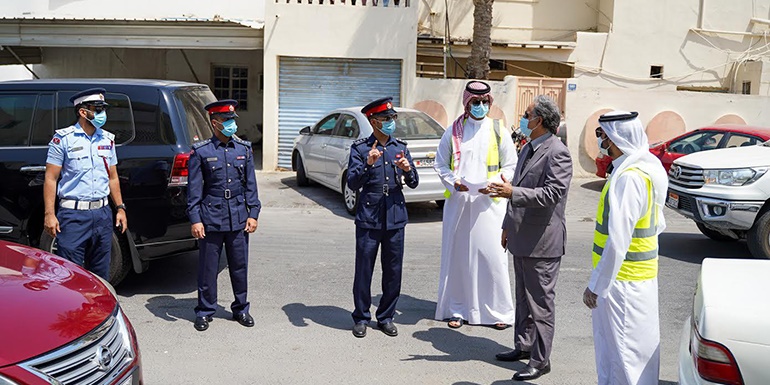 المحافظة الجنوبية تواصل تصحيح أوضاع عدد من مساكن العمالة المشتركة في مدينة عيسى