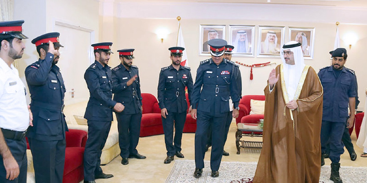 His Highness the Governor discusses joint security and social coordination with several officers and members of the Southern Governorate Police Directorate